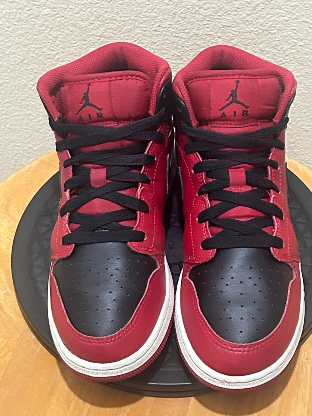 Jordan 1 Mid Reverse Bred (GS) 554725-660 - Picture 3 of 6